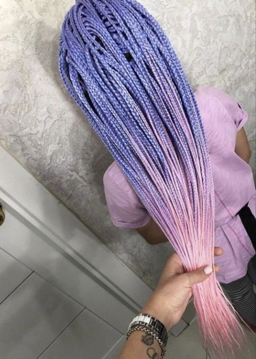 Codițe afro, împletituri moderne – stil unic pentru toate vârstele!