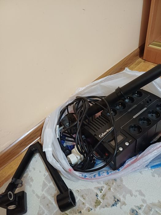 Монитор Dell, клавиатура