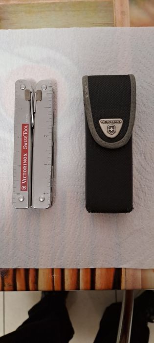 Unealtă multifuncțională Victorinox .