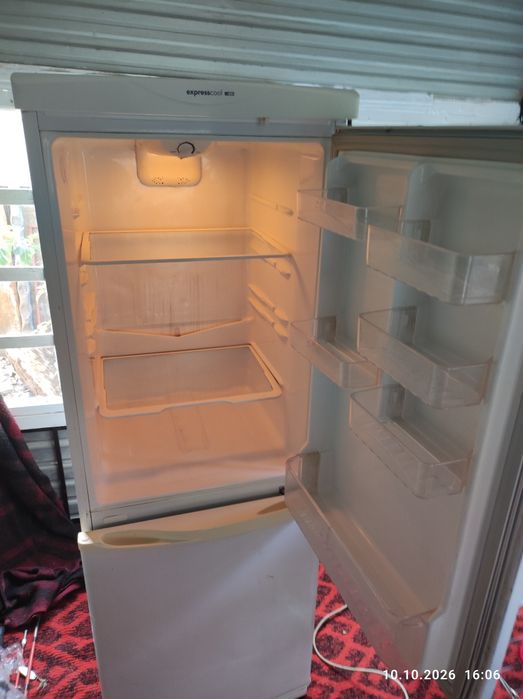 Срочно. Продам холодильник