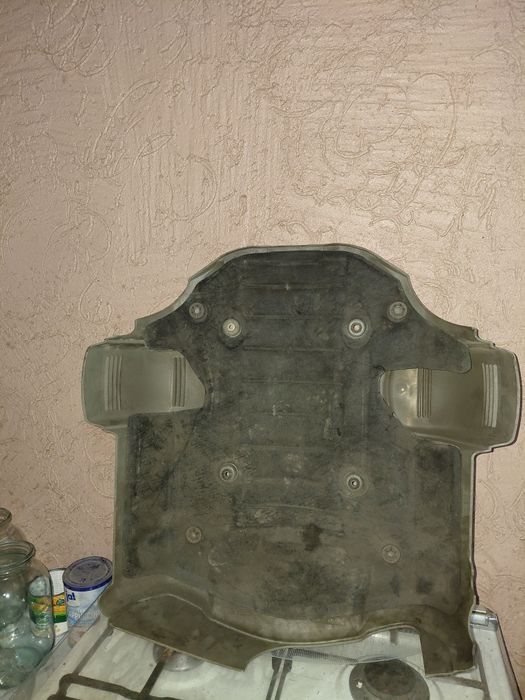Крышка мотора ,бмв х5