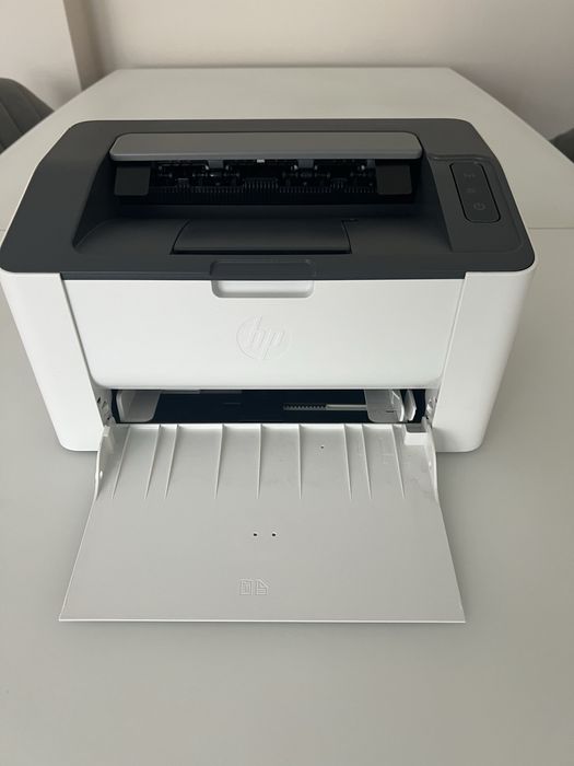 Лазерен принтер - HP laser 107w - подарък нов тонер