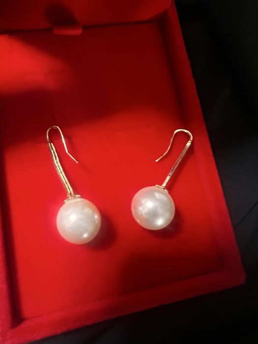 Продам серьги с бриллиантами.6.6грамм