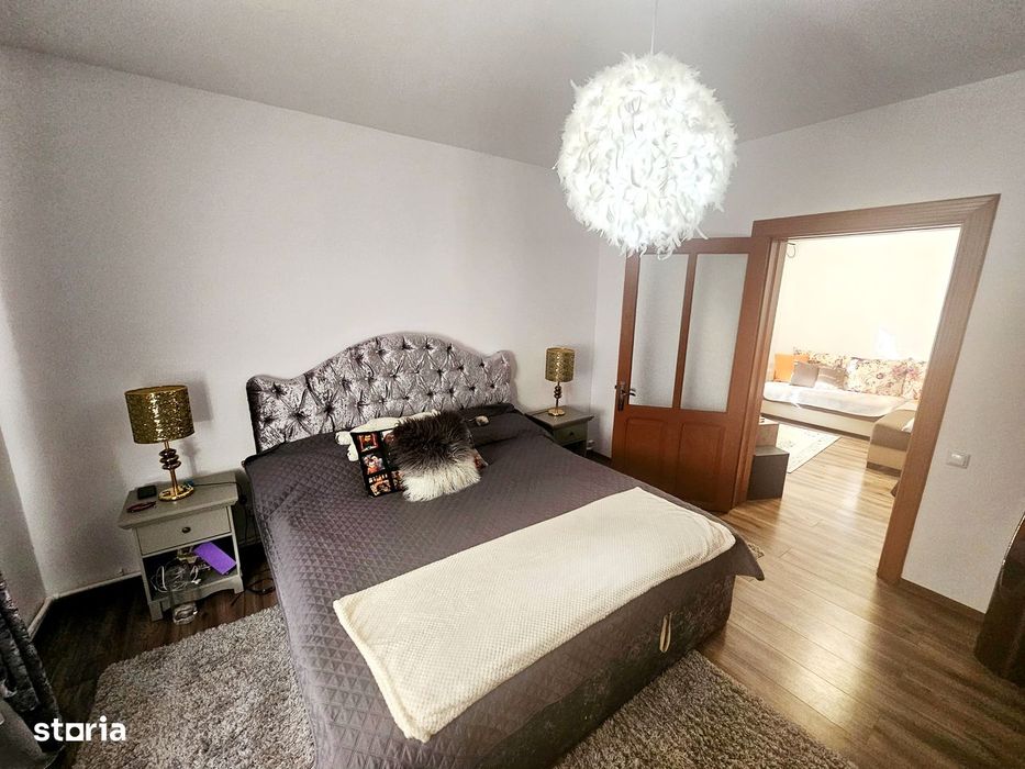 Casa vanzare 6 camere ,cu 629 mp teren zona PARCUL DE SOFT