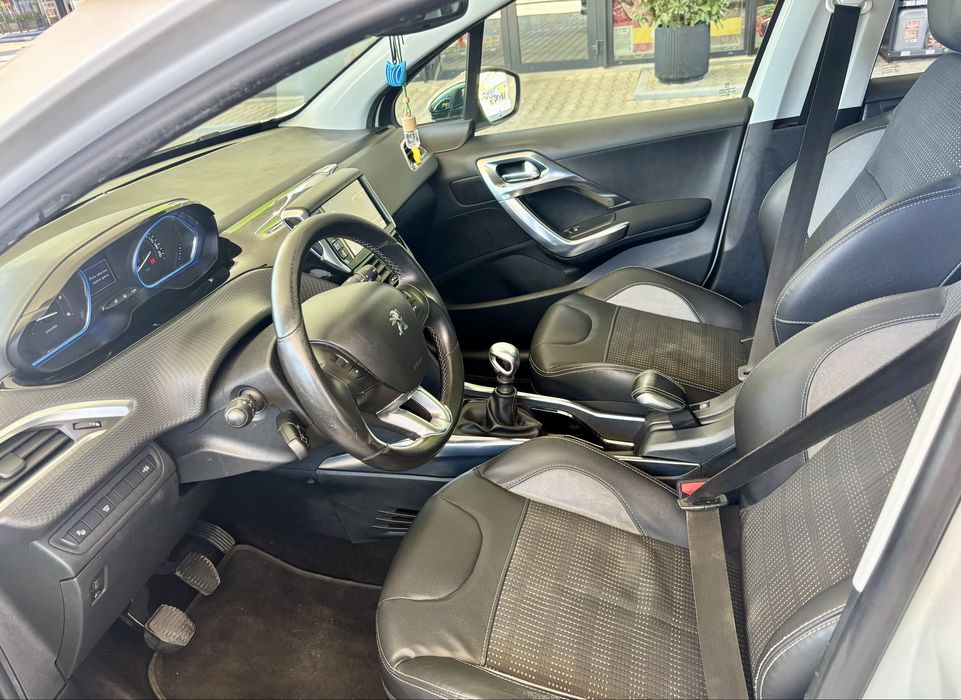 PEUGEOT 2008  1.6ehdi,165000km,combi din 2013 ,consum 4la suta,carte service,inmatriculat in tara!!