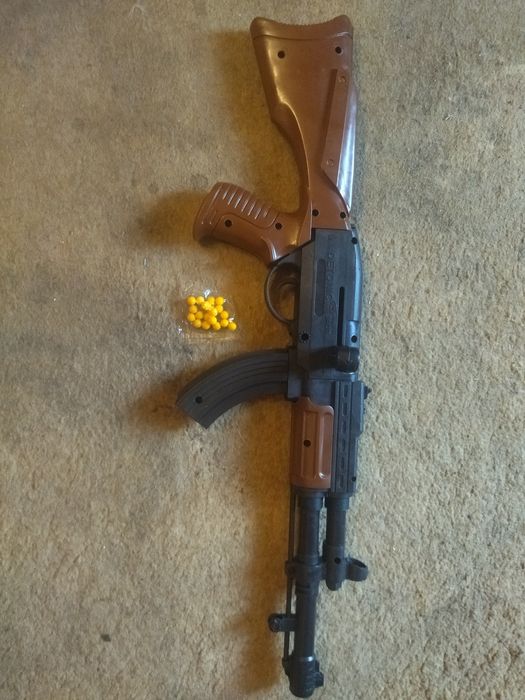 Автомат с пульками