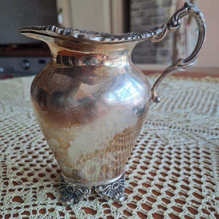 Посеребренный мельхиоровый молочник