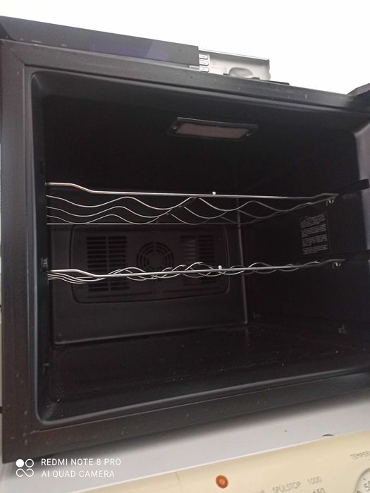 Охладител за 12 бутилки вино