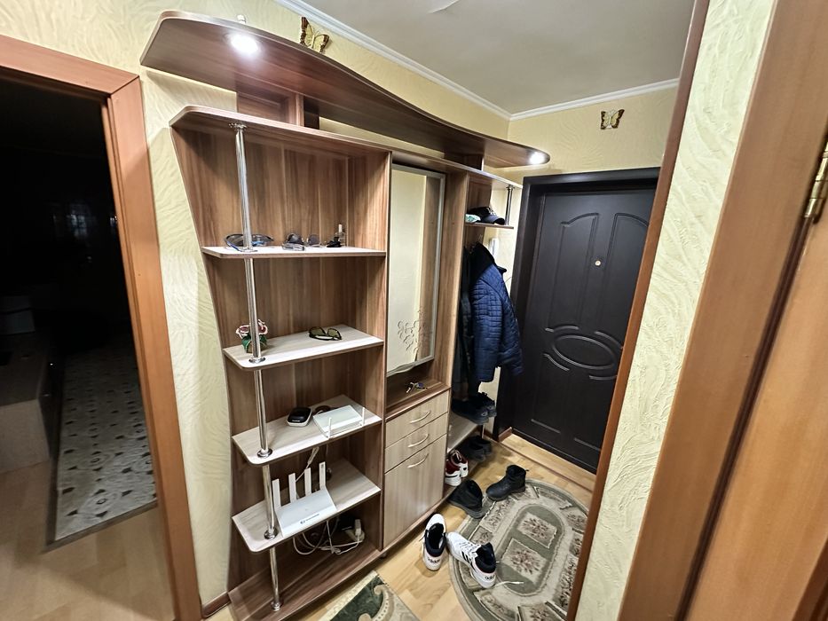 Стенка в прихожую