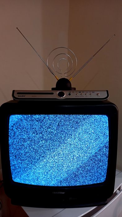 Телевизор , видео магнитола (видеодвойка)