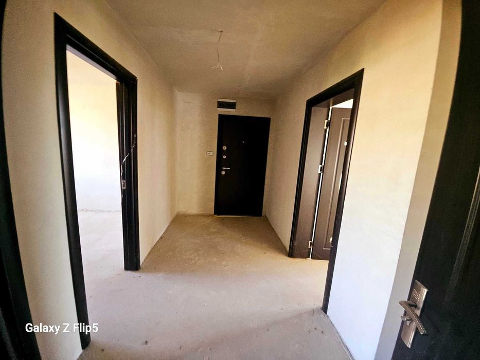 Продава се Тристаен апартамент в Казанлък - 90 кв.м за 1304 €/кв.м - Снимка #1