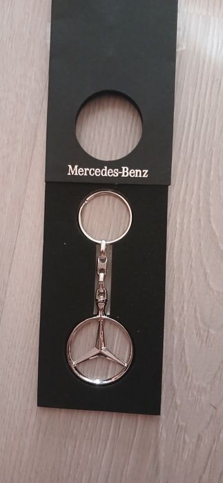 Продам брелок на мерседес