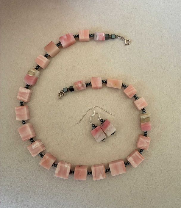 Set colier si cercei cu opal roz - cuburi taiate si slefuite manual