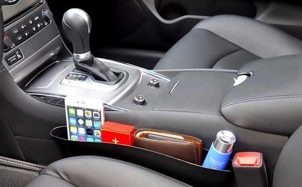 Два броя органайзери за кола