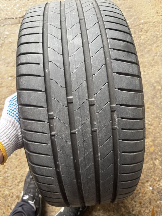 245 40 19 Bridgestone dot 0923 98y