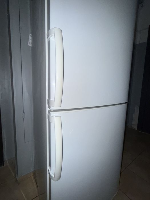 Продаю холодильник LG
