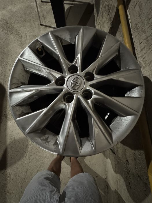 Продам диски оригинал r17