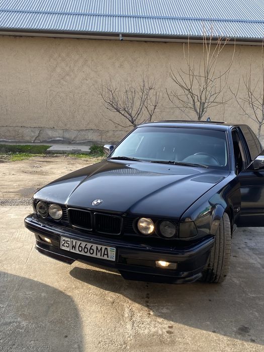 BMW E32 735i  1991 restayling sotiladi srochna 3000$ naxtga