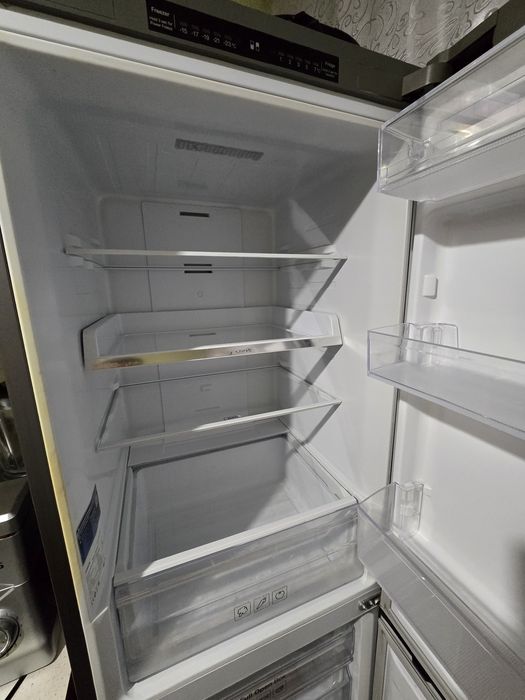 Холодильник Samsung