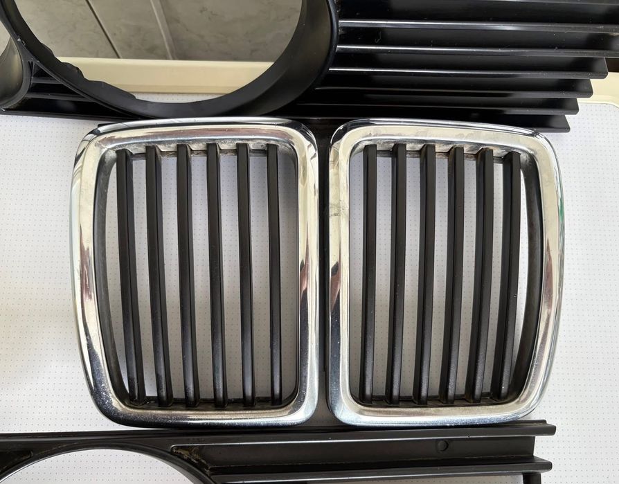 Части БМВ Е30 BMW E30  Кори Халогени Пружини Лайстни ГНП Барче Колонки