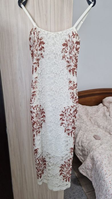 Rochie lunga din dantela