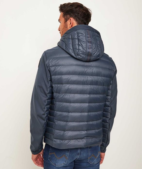 Продам микро пуховик Parajumpers