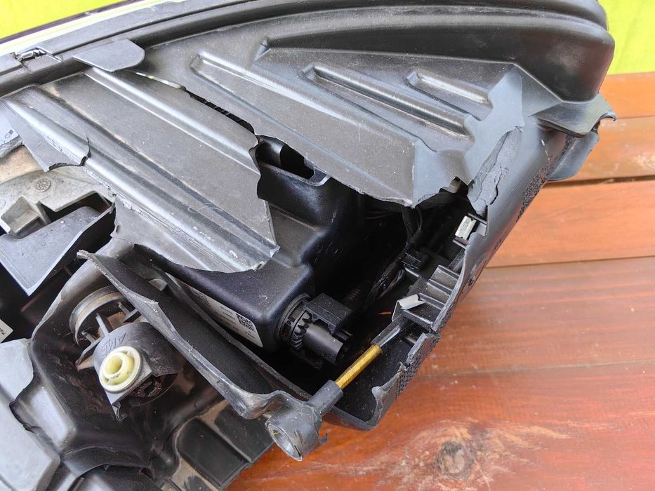 Десен фар Tesla Model S Full LED Facelift / Фар Тесла Модел С