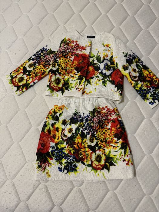 Продам оригинал костюм