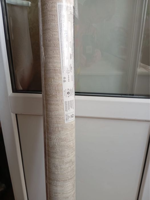 Продам обои 4 рулона метровые