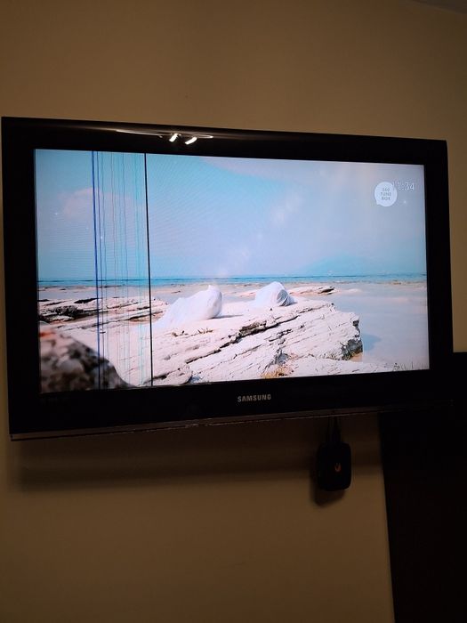 LCD телевизор Samsung 32"