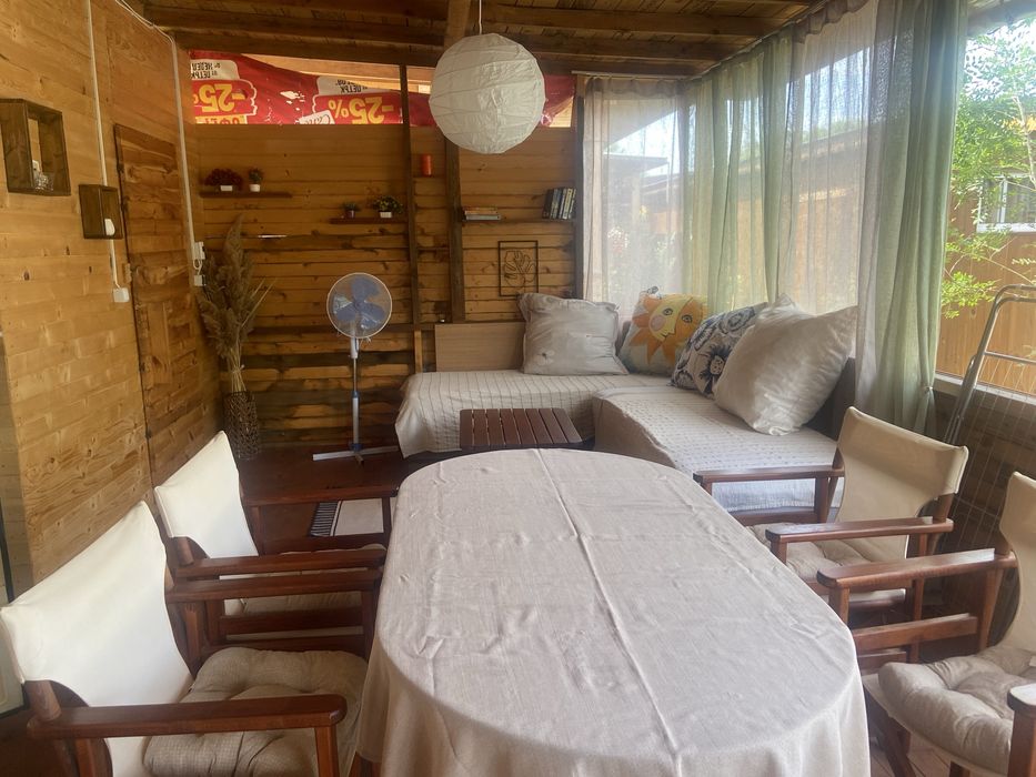 Продавам каравана Холидей на къмпинг Арапя