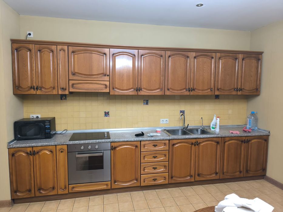 Кухня Дубовя в полном комплекте