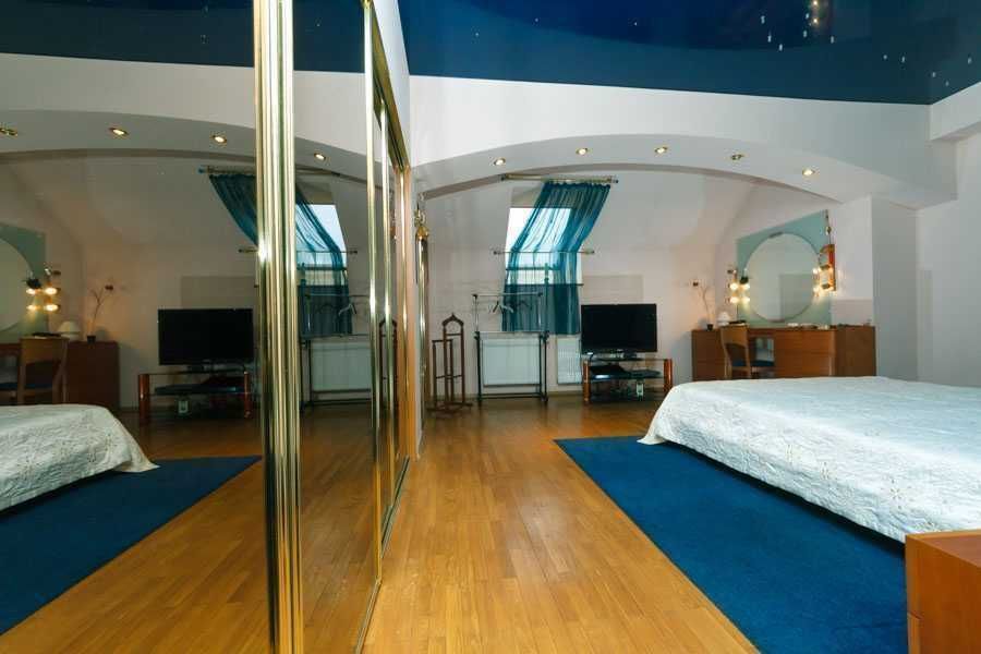 Дава се под наем Тристаен апартамент в София, Център - 90 кв.м за 612 € - Снимка #1