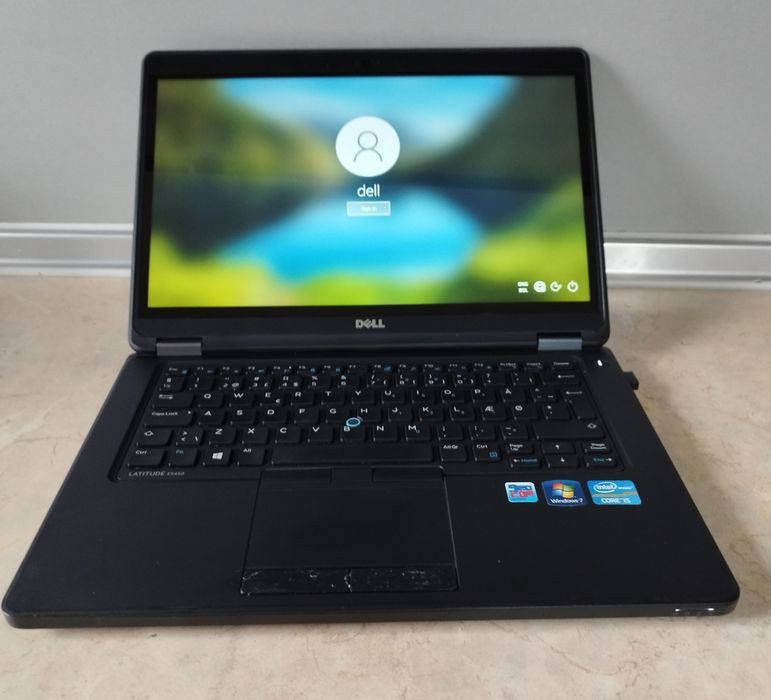 Продавам Лаптоп DELL.