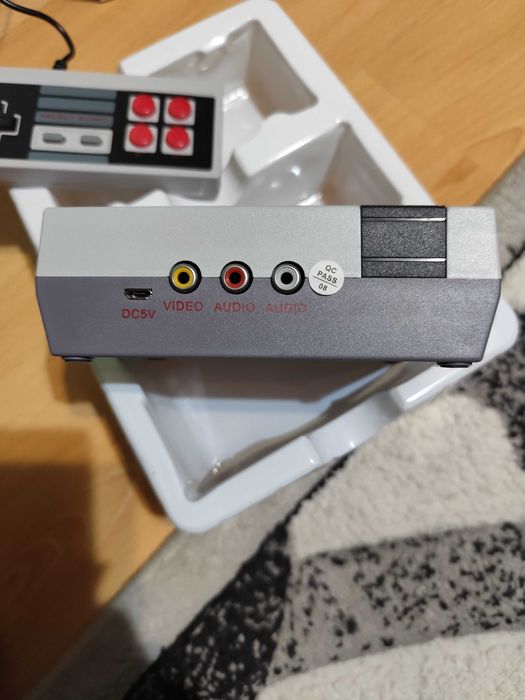 Електронна игра с 600 вградени игри