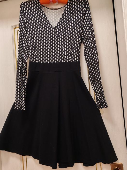 Рокля, обличана един път.