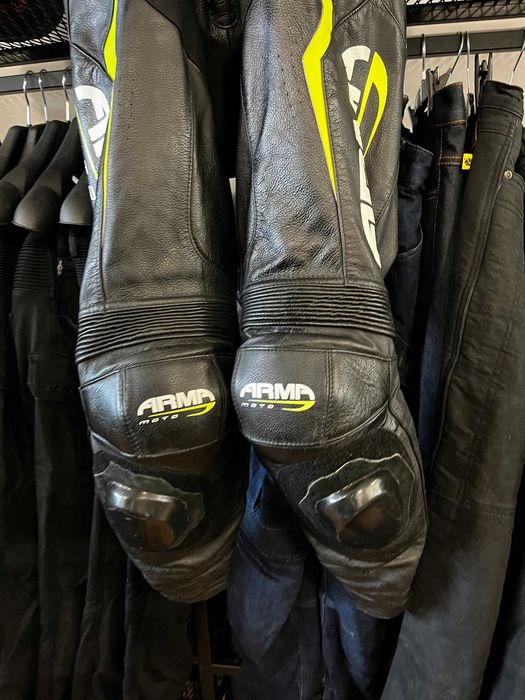 Кожен мото екип ARMR MOTEGI 2.0 Vented, UK42/EU 52- M/L,голяма гърбица