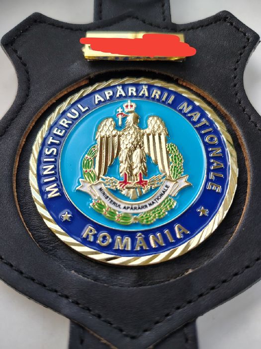 Insigna parbriz MAPN cu ventuze, din piele naturală nouă.