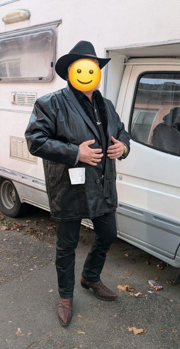 Haina NOU - NOUȚĂ din piele naturală cu interior îmblănit