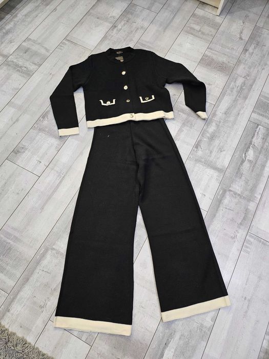 Зимен Бюти Трикотажен Костюм - Черен
 Размери : S-M-L-XL