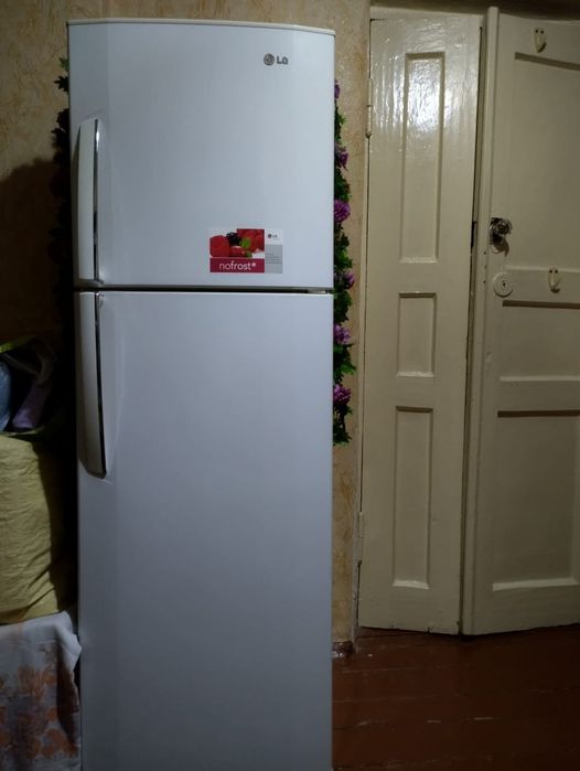 Продается Холодильник LG.