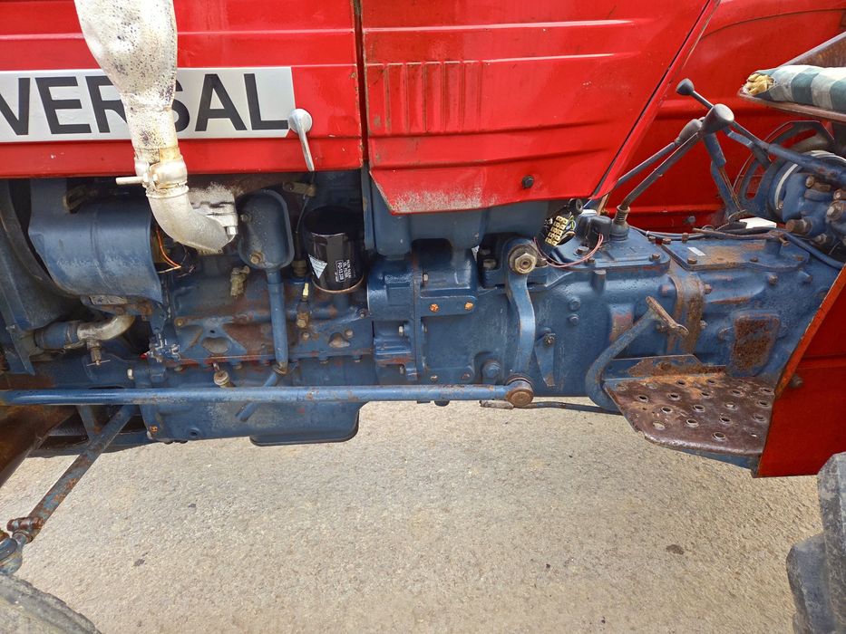 UTB  445 fabricat de Brasov pentru export cutia cu 2 manete