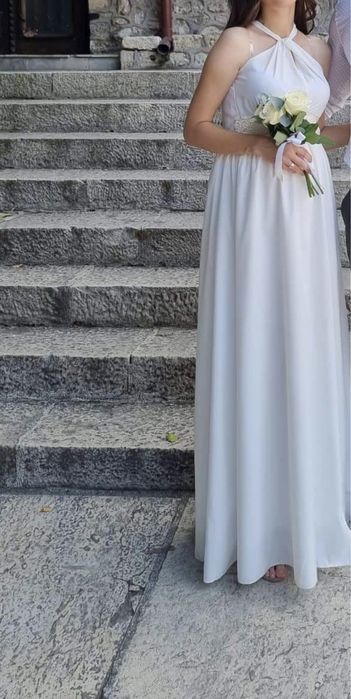 Бяла рокля от шифон