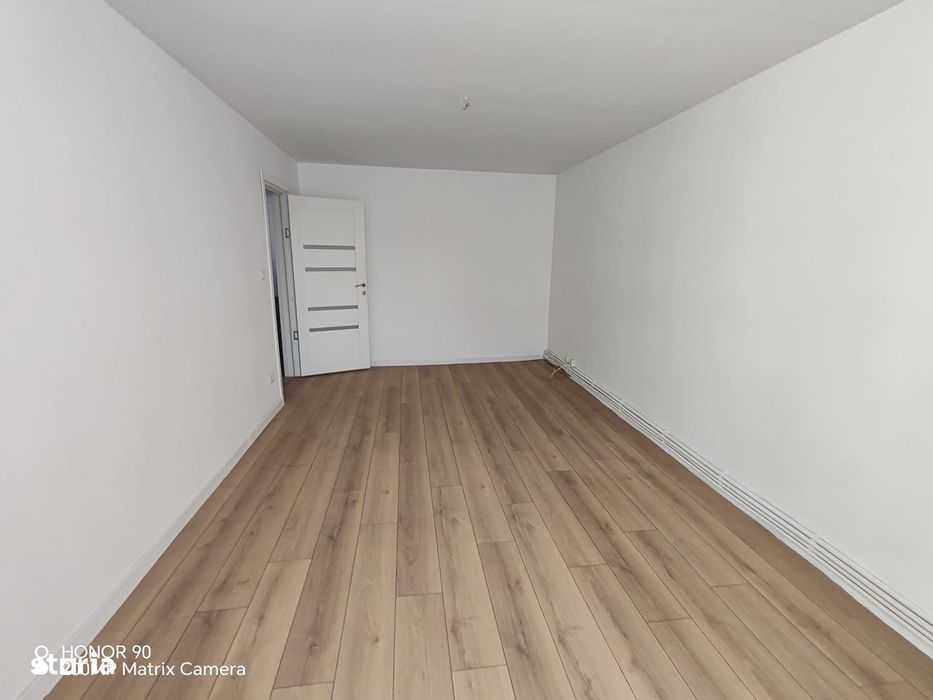 De vanzare apartament cu 4 camere si balcon, renovat 2024, etaj 2