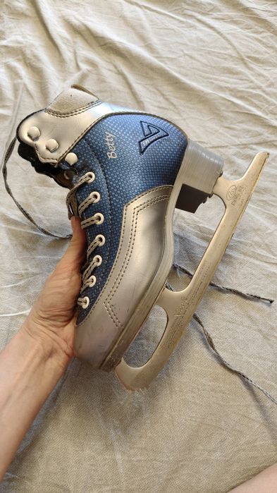 Коньки фигурные Botas 36 размер