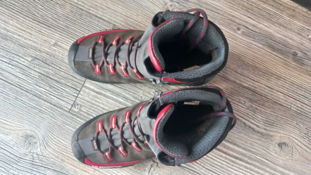 Туристически обувки La Sportiva - 39 номер