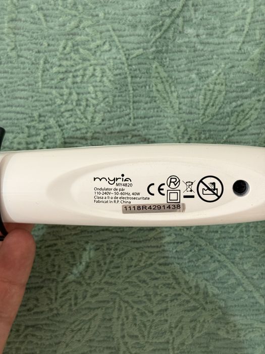 Ondulator MYRIA MY4820, 180 grade, invelis ceramic, alb