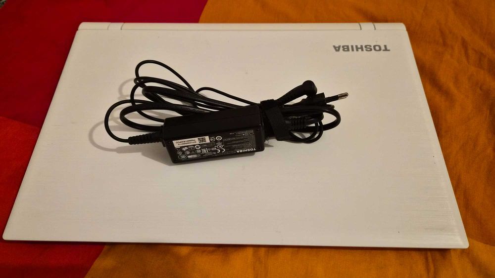 Doua laptopuri Toshiba Satellite C55