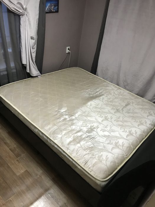 Кровать двуспальная