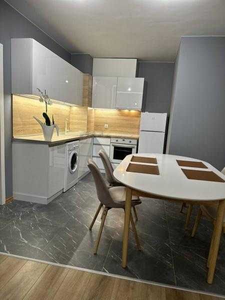 Дава се под наем Двустаен апартамент в Бургас, Изгрев - 71 кв.м за 612 € - Снимка #4